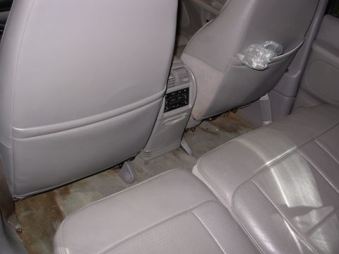 1983 Ford Bronco - He's considering using the column, seats, & floor console.