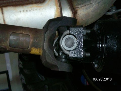 1996 Ford Bronco - Driveshaft universal joint detail, showing the U-joint assembly and surrounding components.