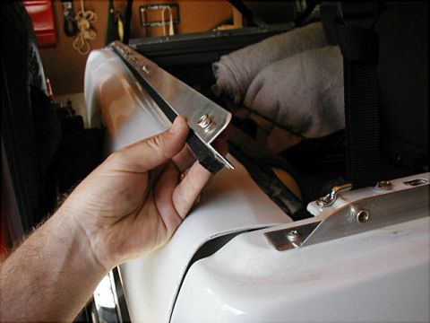 1995 Ford Bronco - You don't have to drill holes in the fold down tailgate!