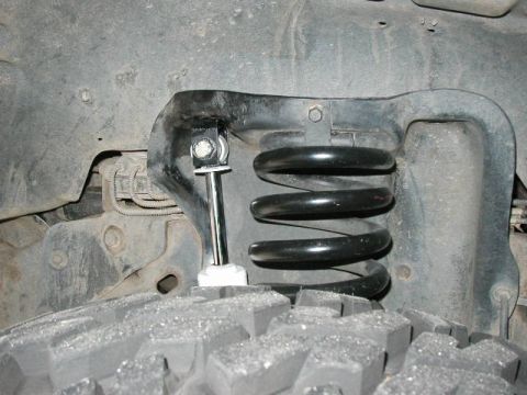 1995 Ford Bronco - this shows how I now have an eyelet mounting up front instead of the stud mounting.