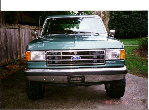 1990 Ford Bronco - This truck's grille and headlight design indicate it is from the late 1980s, not a 1990 model.