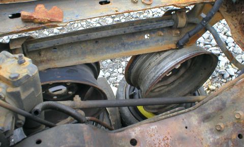 1983 Ford Bronco - Pre-'92 sway bar attached to front crossmember. '92-96s are attached similarly. [url=https://www.supermotors.net/vehicles/registry/media/83…