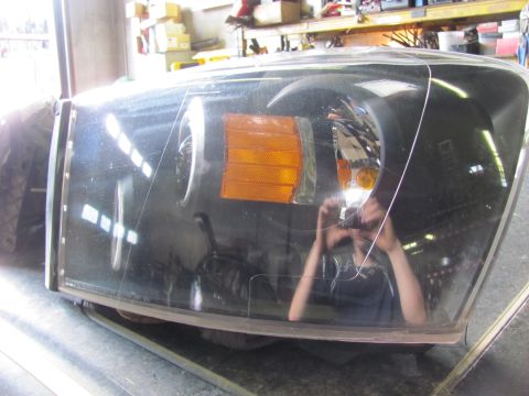 2005 Dodge 3500 - This is a headlight assembly, not a complete vehicle, so the year cannot be determined.