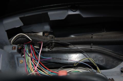 1994 Ford Bronco - Wires tapped for Transmission Temperature Gauge. RD/WHT - Coolant temperature signal BLK - Instrument cluster ground BLU/RD - Instrument pa…