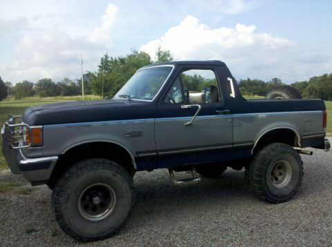 1990 Ford Bronco photo