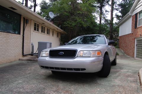 2003 Ford Crown Victoria photo