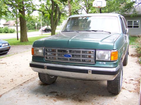 1989 Ford Bronco - The front grille and headlight design suggest a 1987 model year Ford Bronco.