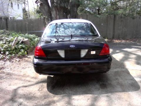 2003 Ford Crown Victoria photo