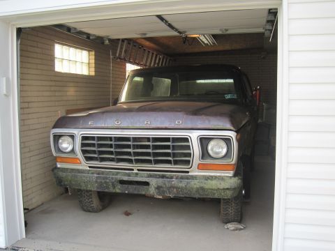 1979 Ford Bronco - This 1979 Ford Bronco is parked inside a garage.