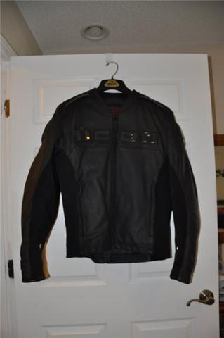 2008 Honda CBR-RR - Icon Accelerant leather jacket size xl (44-46)
