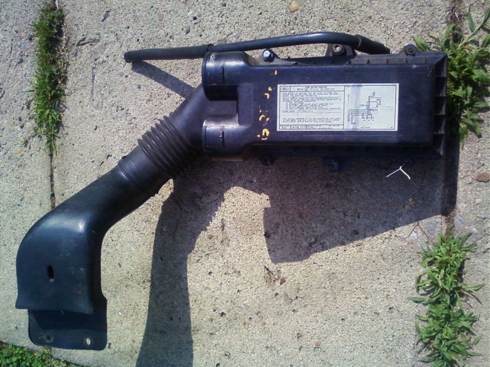 Airbox with a vacuum diagram for a 1989 5.0