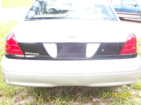 2003 Ford Crown Victoria photo