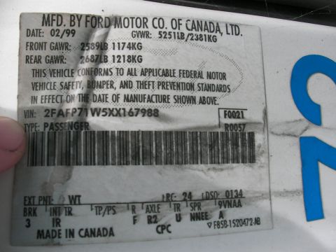 1999 Ford Crown Victoria photo