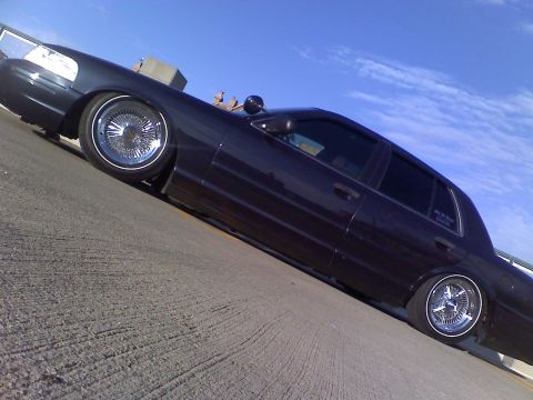 2001 Ford Crown Victoria photo