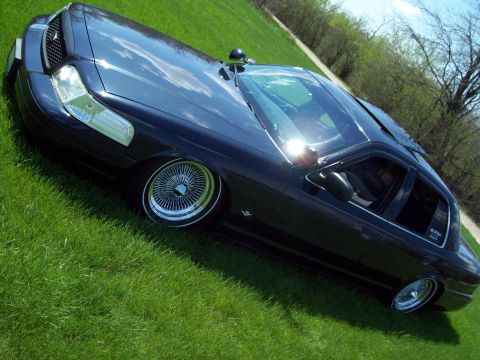 2001 Ford Crown Victoria photo