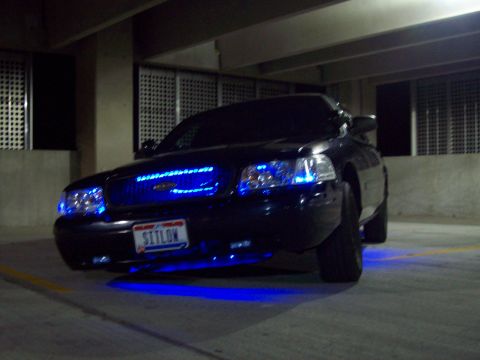 2001 Ford Crown Victoria photo
