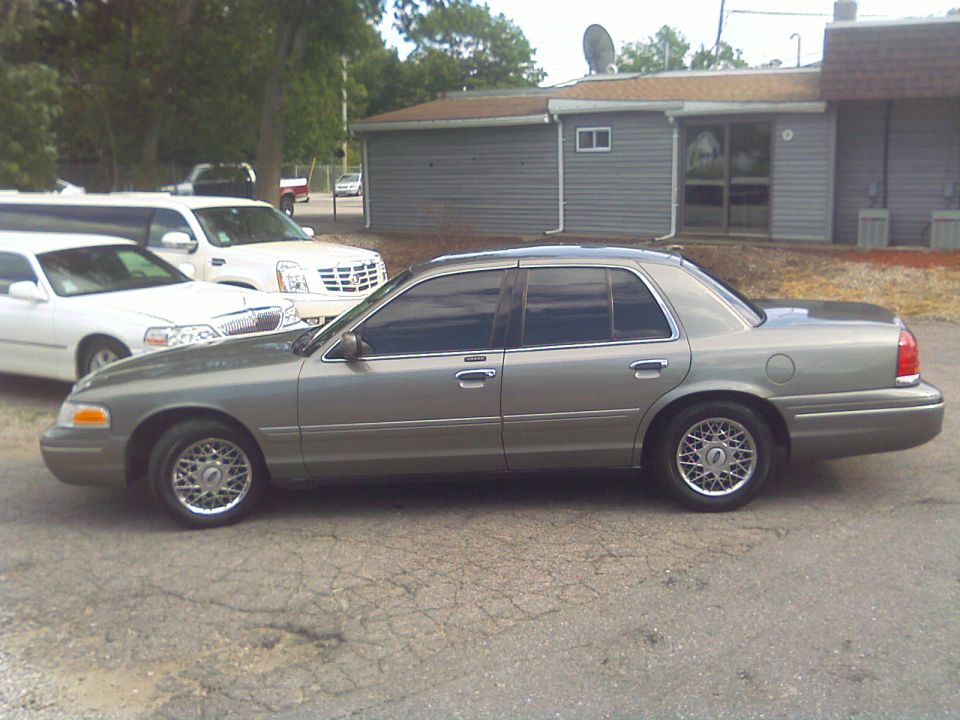 2002 Ford Crown Victoria “Vicky is Sicky”