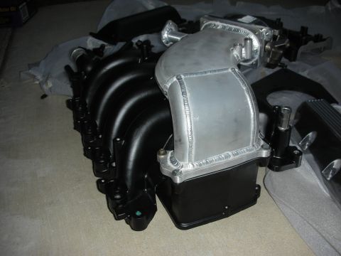 1992 Ford Crown Victoria - This is an aftermarket intake manifold, not a 1992 Ford Crown Victoria.