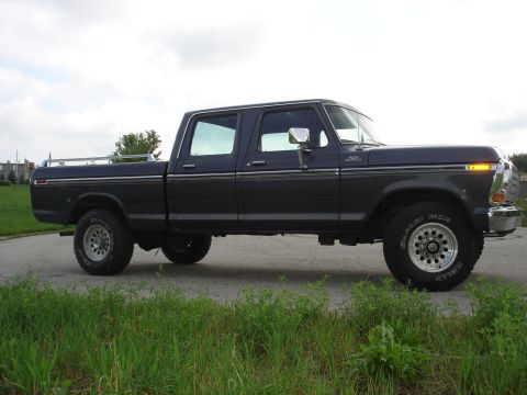 1979 Ford F-250 - This 1979 Ford F-250 crew cab pickup truck is shown from the side.