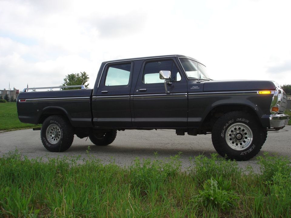 1979 Ford F-250 crew cab pickup truck, side view
