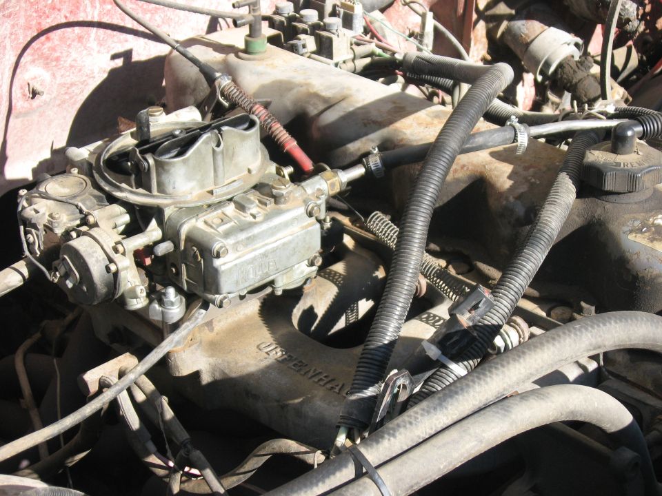 Engine bay carburetor and hoses