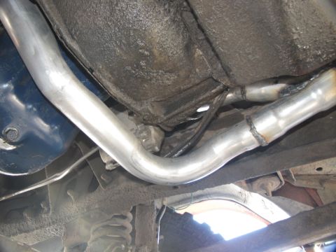 1978 Ford Bronco - New downpipes from manifolds into Y adapter. Had to be custom made because Ford doesn't carry 2.25-3in adapters ready-made.