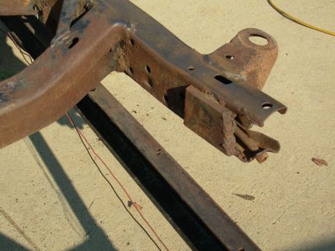 1976 Ford Bronco - I've started cleaning it so I can take some measurements. I'm also removing all the junk parts & welded-on crap. [url=https://www.supermoto…