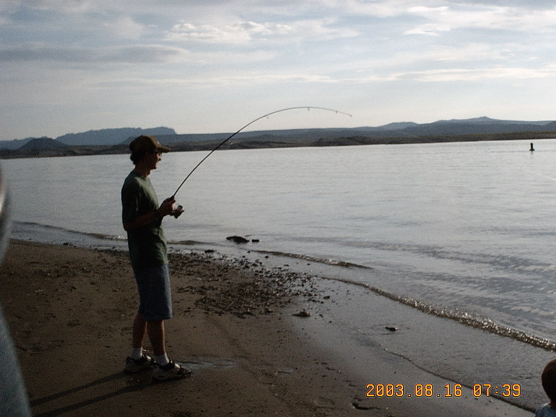 Me cought a about 5 to 6 pound carp on an ultra lite rod and reel. talk about fun