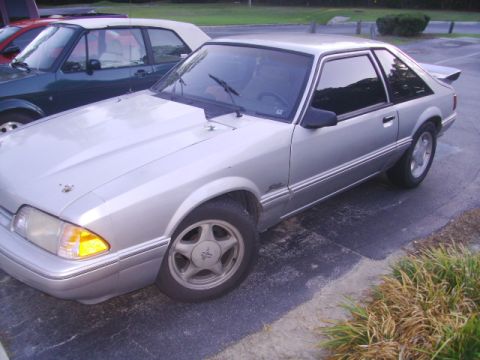2000 Ford Crown Victoria photo