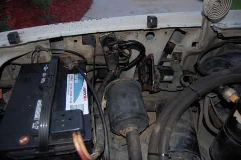 1994 Ford Bronco - Balkamp Mega fuse holder installed with 175 amp mega fuse.