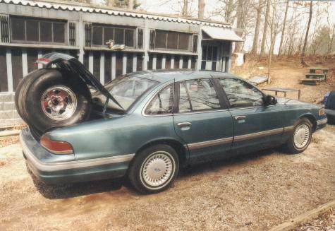 1994 Ford Crown Victoria photo