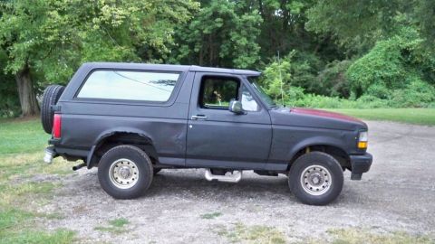 1994 Ford Bronco photo