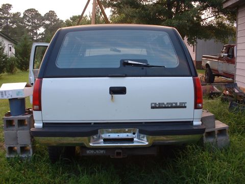 1994 GMC Suburban - This was supposed to be a before picture for my LEDs but found out the seller sent me two right side taillights. Great.