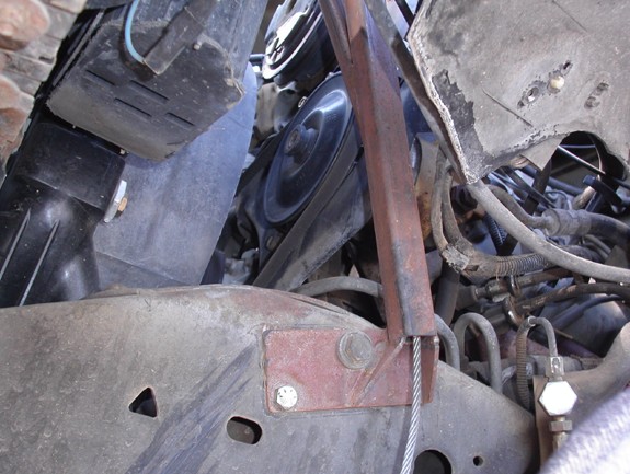 Mounting of the cable housing to the truck frame