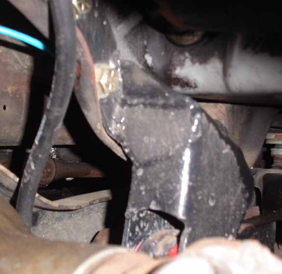 Pivot bracket for the passengerside beam (Rancho bracket that has been reinforced)