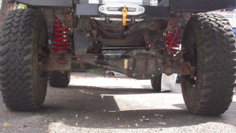 1990 Ford Bronco II - An example of having good steering angles on a TTB suspension. Tie rods are nearly horizontal (inline with the beams). This puts the moveme…