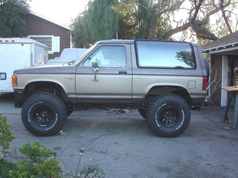1990 Ford Bronco II - Right after installing the new suspension stuff, trimming the fenders and fitting the 35X12.50R15 BFG Mud Terrains.
