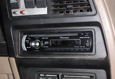 1990 Ford Bronco II - Couldn't hack with the dull-sounding stock radio that was in it (it would get all distorted before reaching a decent volume, it didn't have…