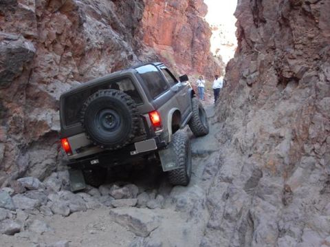 1990 Ford Bronco II - Odessa Cyn (very tight squeeze here...)