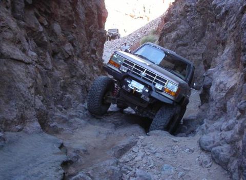 1990 Ford Bronco II - Gotta be careful, many have taken out windows and/or taillight lenses on the side of the canyon in this notch lol)