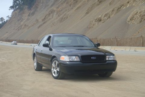2000 Ford Crown Victoria photo