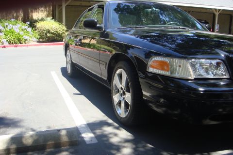 2000 Ford Crown Victoria photo