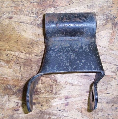 1990 Ford Bronco - Nathan's shackle bent 8/03. This is one of the more severe failures I've seen due to the flip