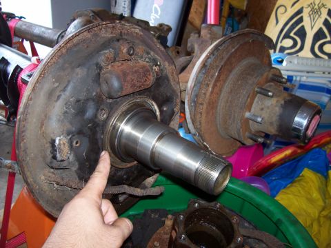 1994 Ford Bronco - I can't figure out how to get this seal off.