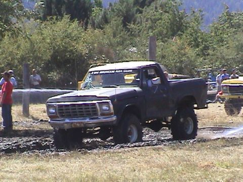 1994 Ford Explorer - Jim in line for his 1st Race in the V8 Stock Big Block Short wheelbase class
