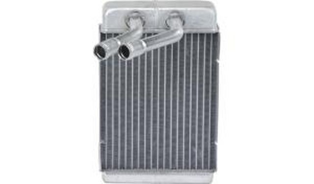 Heater core with two inlet/outlet tubes