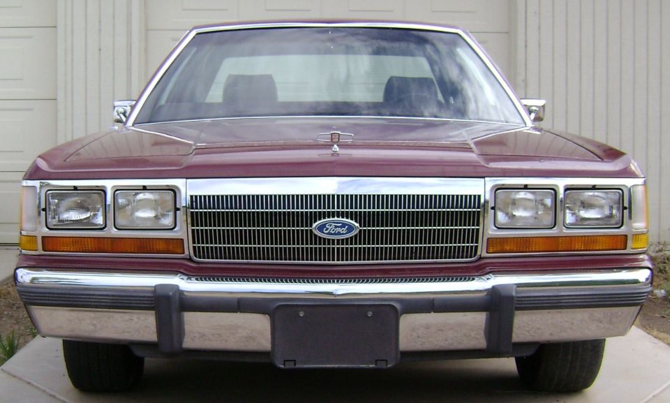 1988 Ford Crown Victoria LTD