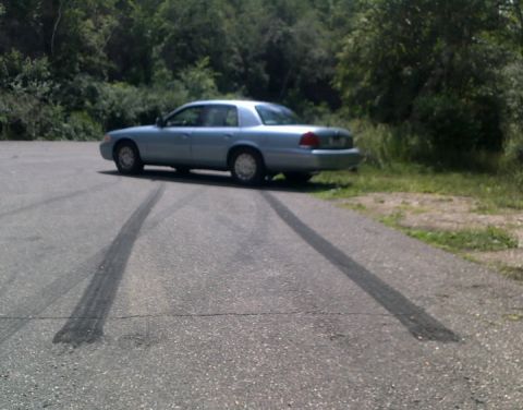 2003 Ford Crown Victoria photo