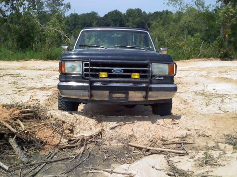 1990 Ford Bronco - This Ford Bronco appears to be from the late 1980s, not a 1990 model, based on its body style.