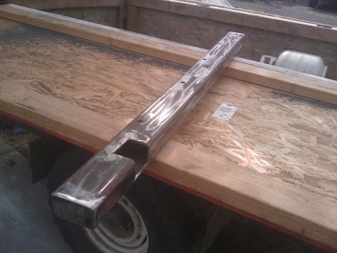 1996 Ford Bronco - Slider with notch for seatbelt bolt